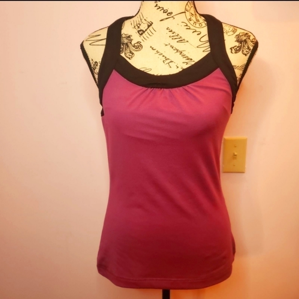 TEK Gear yogo top size small